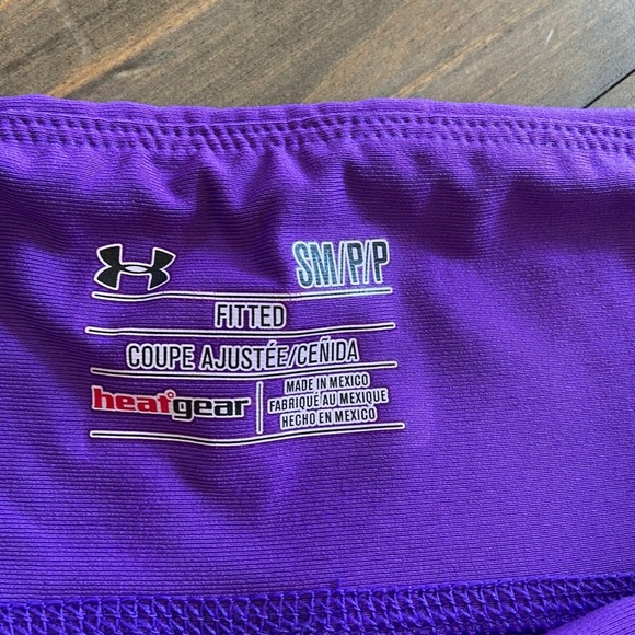 🧨Under Armour - 3/4 Length Purple Leggings - S - Picture 4 of 4